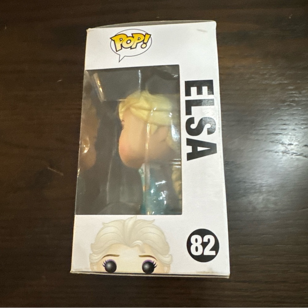 Funko POP! #82 Elsa with Snowflake from Frozen Vinyl Figure - New in Box - Picture 2 of 6